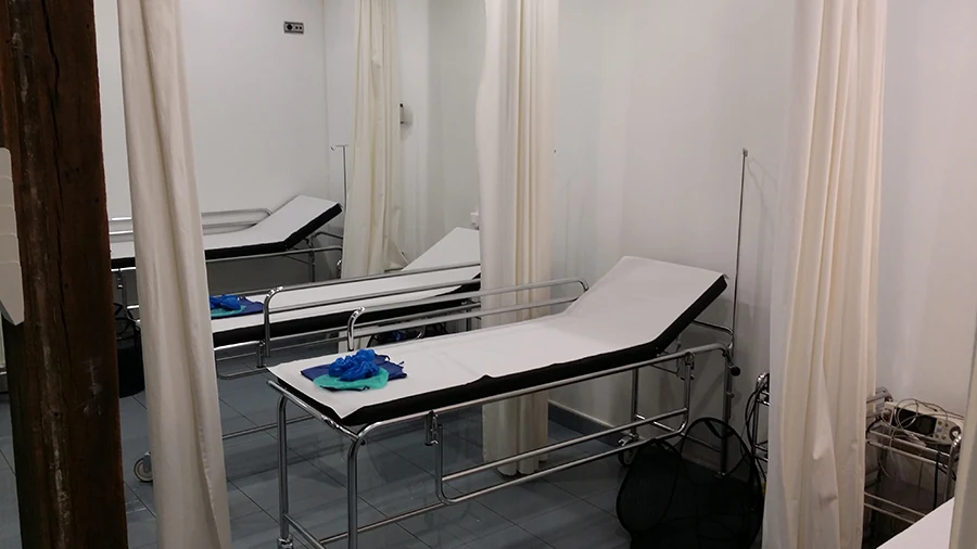 Care and recovery bays