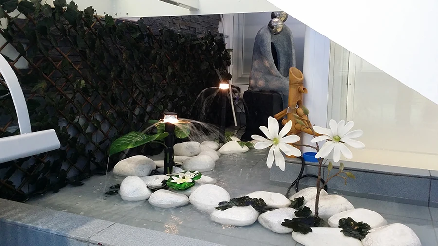 Interior decorative area